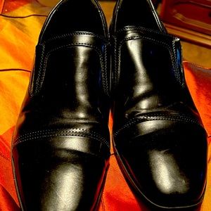 Black dress shoes ( unlisted by Kenneth Cole production)